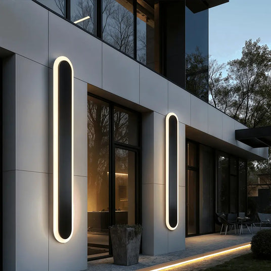 Entryway lighting fixture for exterior walls