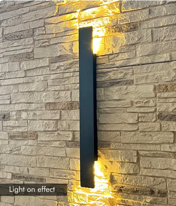 Commercial outdoor wall light for businesses