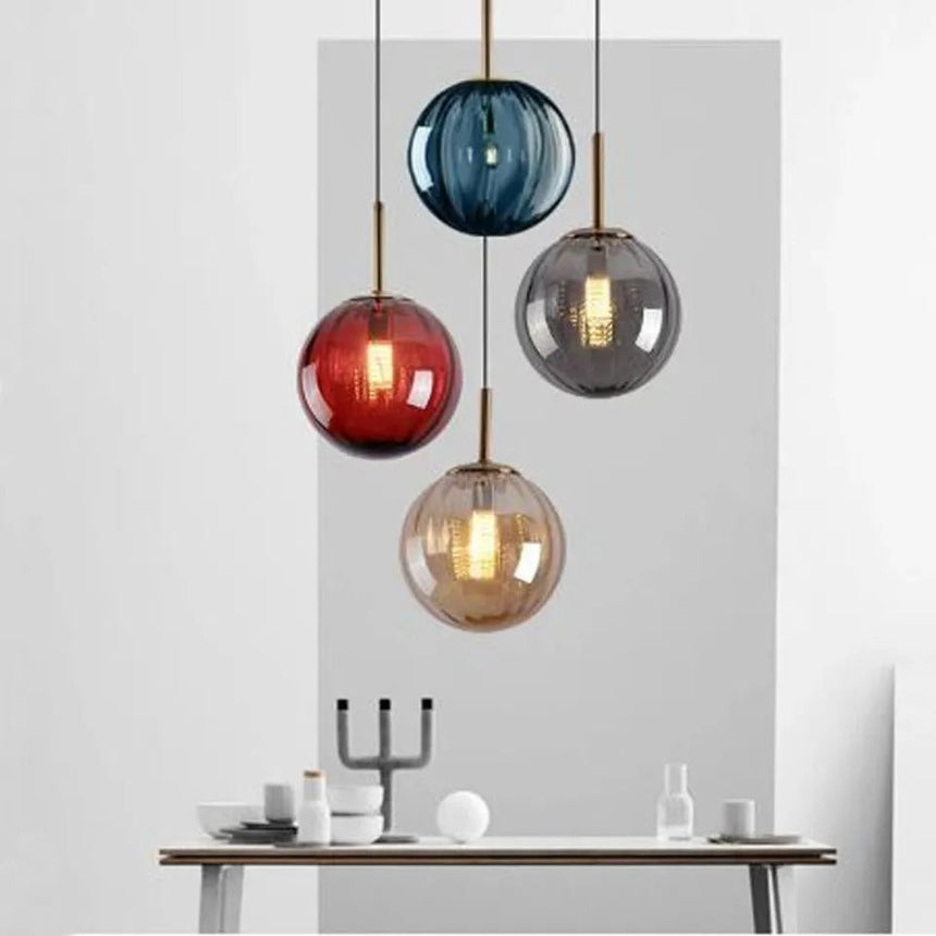 Fade resistant pendant lamp for entryway
