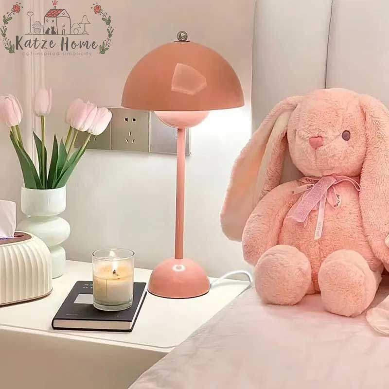 Metal Table Lamp for Nightstand Accent