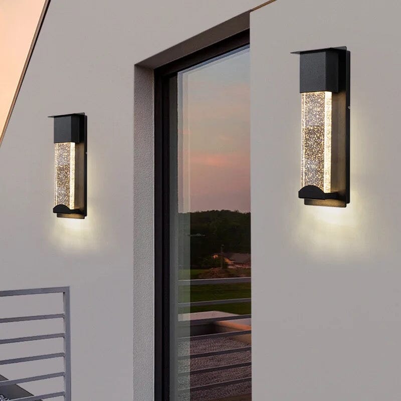 Aluminum outdoor wall lamp for doorway