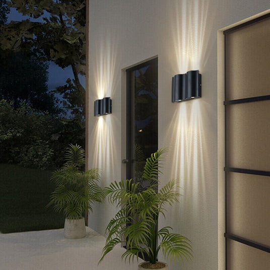 Weather-resistant wall light for patio
