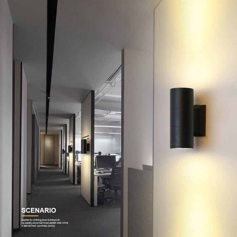 Outdoor wall lighting for entryways