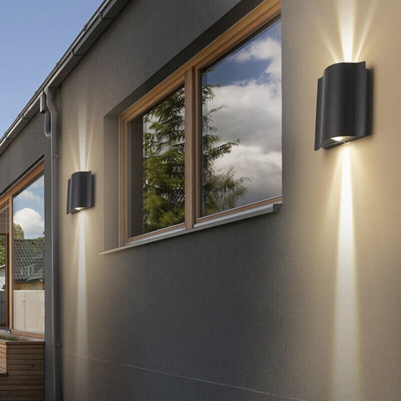 Multi-head outdoor wall lamp for garden