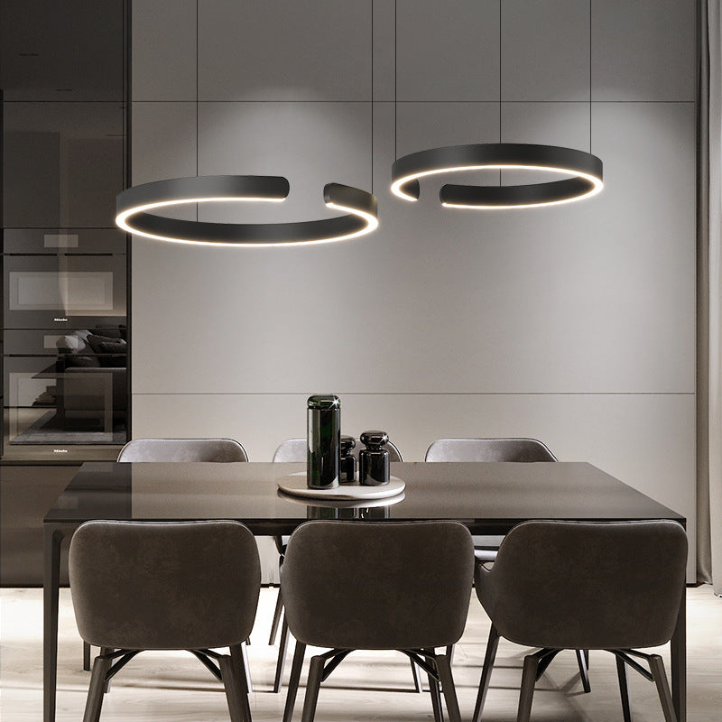 Circular metal pendant light for dining rooms