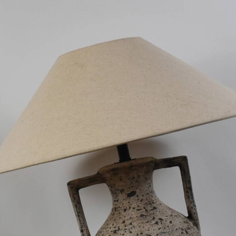 Sturdy base table lamp for living room