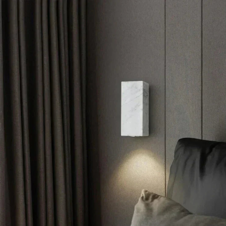 Ambient wall lighting fixture