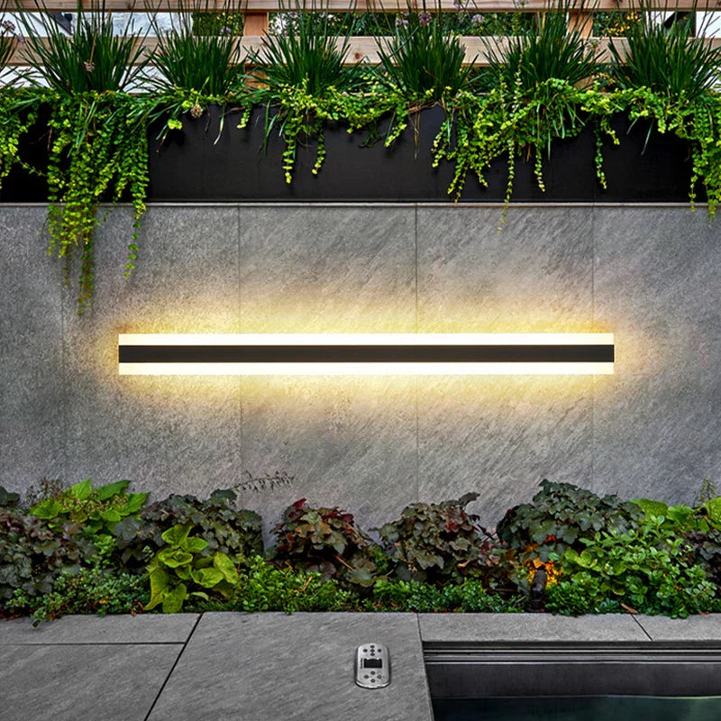 Led outdoor wall lamp for terraces and gardens