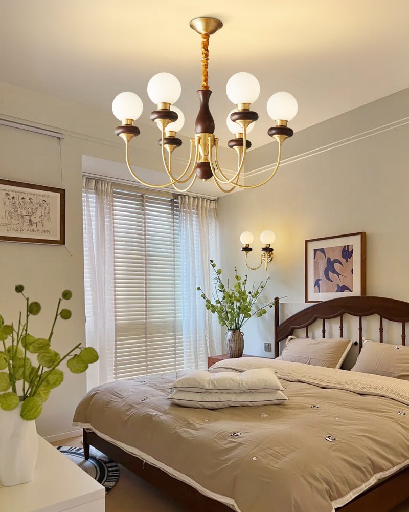 Chandelier in brass and glass