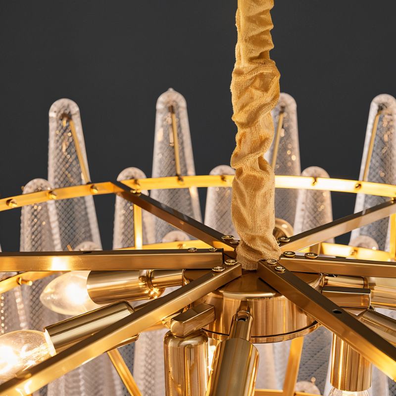The gold spine and radiating arms that hold the petals, seen close