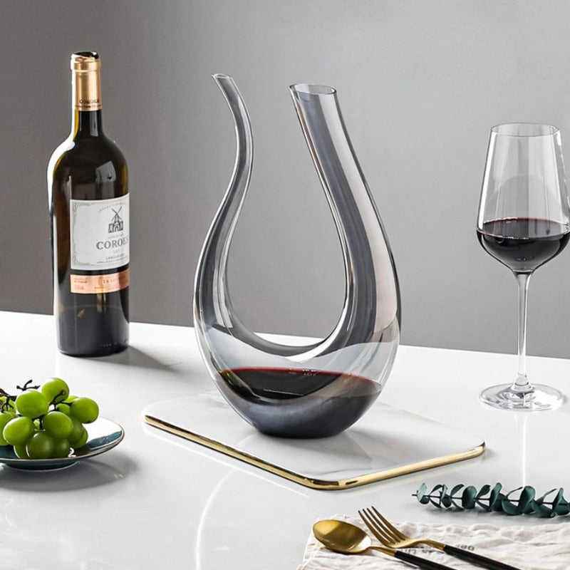 LumenAura Crystal Wine Decanter – Heat-Resistant Glass Design
