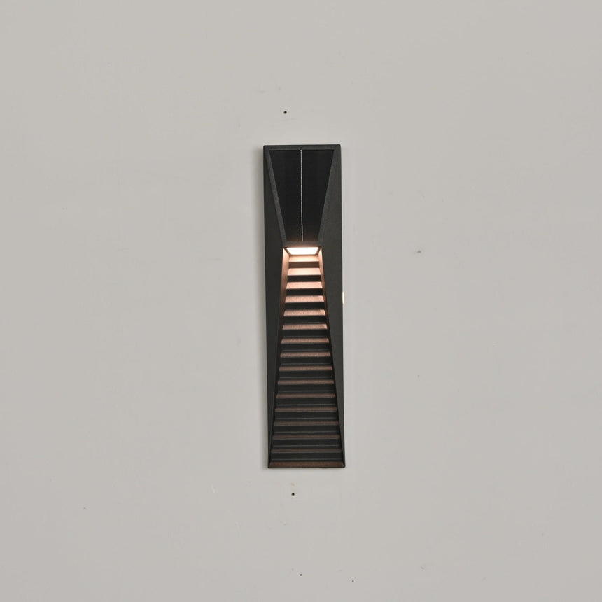 The shortest size lit low on a facade with the bands close together
