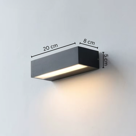 Durable aluminum outdoor fixture for gardens