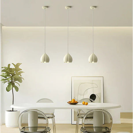 Pendant light for dining room accent lighting
