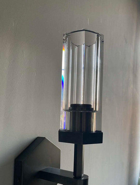 Easy installation wall sconce for living room