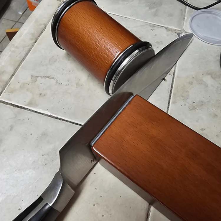 EdgeFlow Rolling Knife Sharpener For Home And Travel Use - OpalDwell