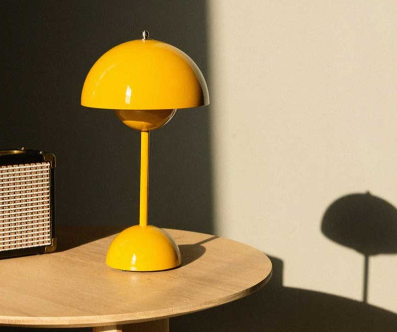 Metal Table Lamp for Home Decor Enthusiasts