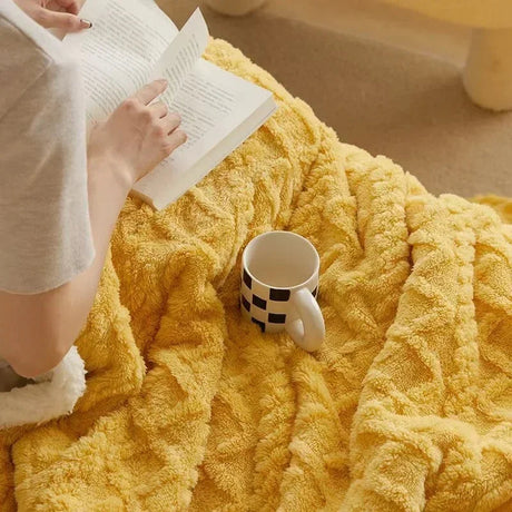 Plush blanket flannel and wool detail