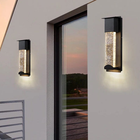 Aluminum outdoor wall lamp for doorway