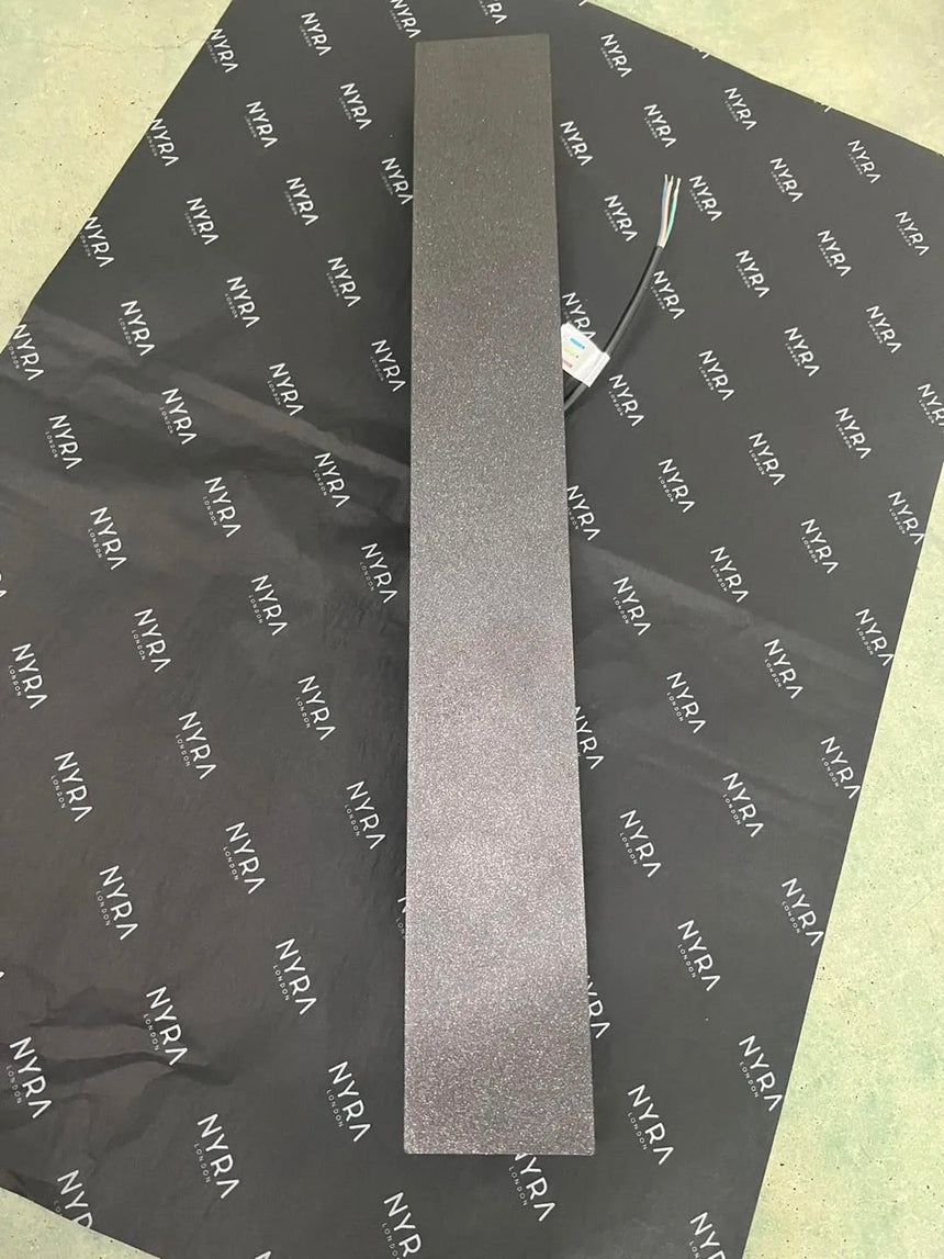 LED wall light for walkway lighting