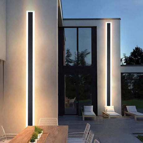 Linear Outdoor Wall Lamp for Modern Home Interiors | OroDwell