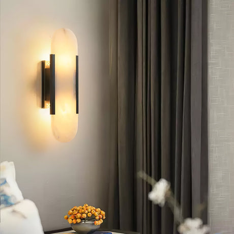 Lunara alabaster wall lamp brass finish detail
