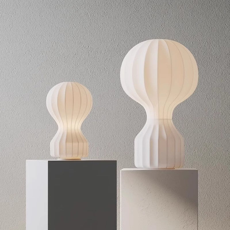 Minimalist silhouette table lamp for living area