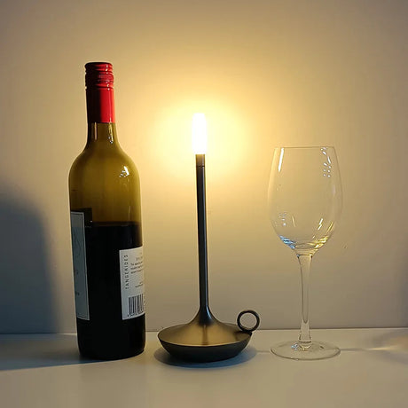 black metal minimalist table lamp - close-up finish detail