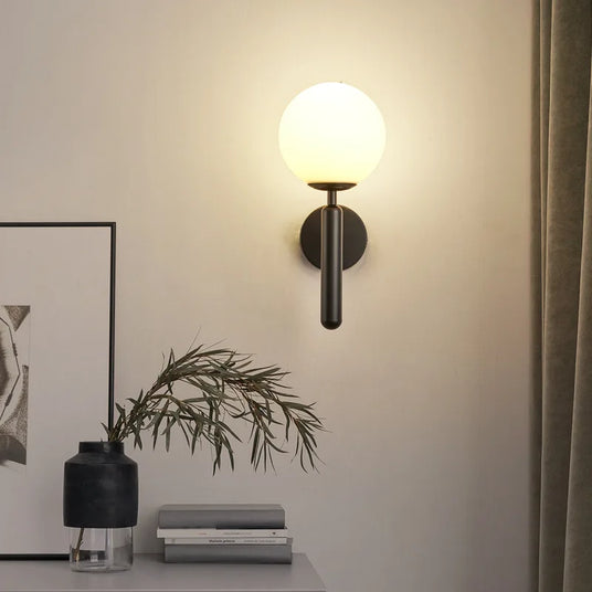 Durable wall lighting fixture for everyday use