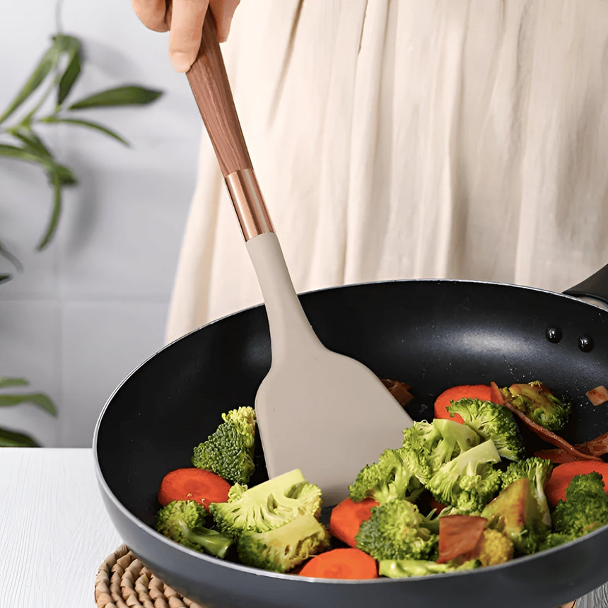 Aurelo Stainless Steel Utensil Set For Family Meals - OpalDwell