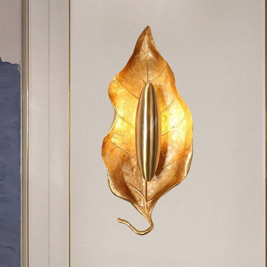 Wall Lamp with Brass Finish