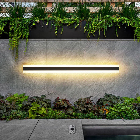Led outdoor wall lamp for terraces and gardens