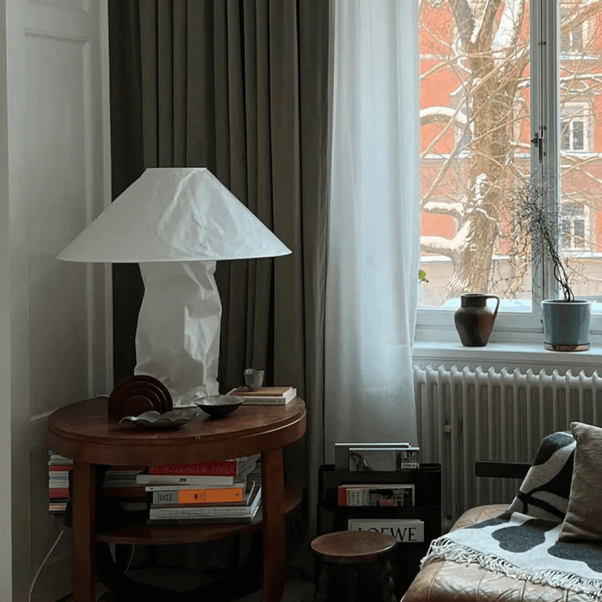 Timeless table lamp for desks