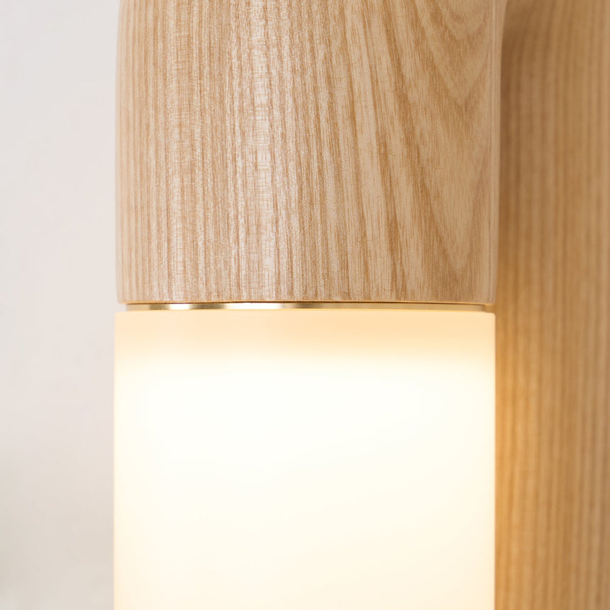 Close view of the oak grain running down the leg of the arch