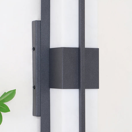 Close view of the black band that holds the panel, with the thin center rod