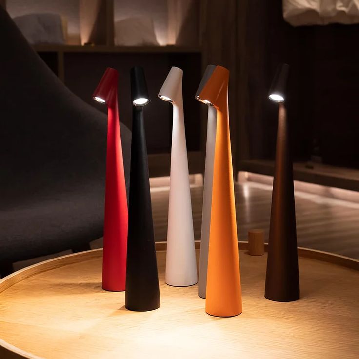 wireless LED table lamp for reading and dining rooms