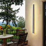 Linear Outdoor Wall Lamp Lighting Fixture Close-Up | OroDwell