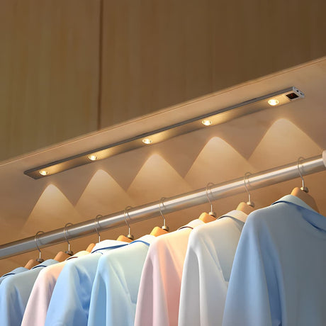 Wireless LED light USB charging detail