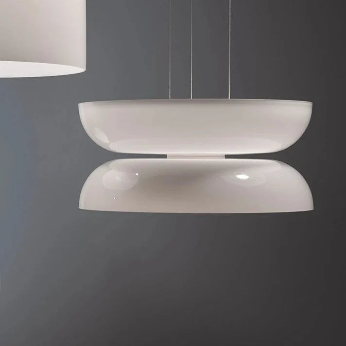 Close view of the flattened jade glass profile and its aluminum collar