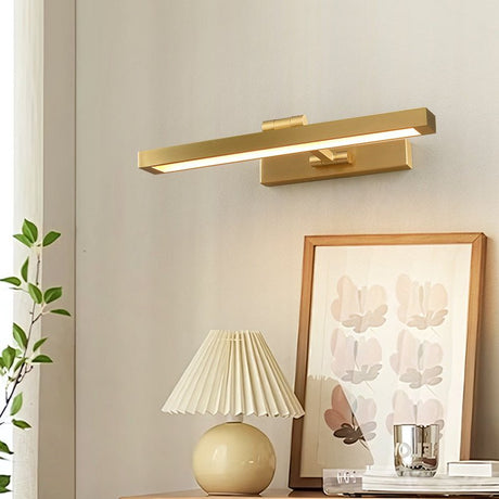 Vanity light in brass