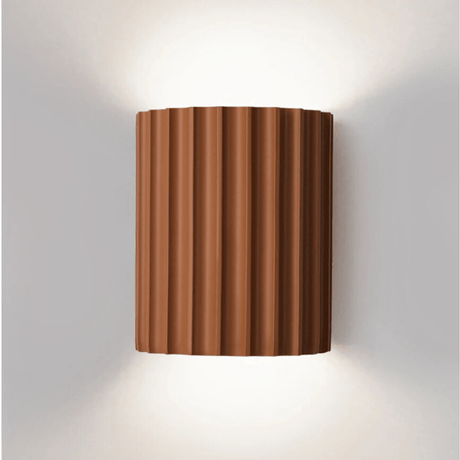 Dual light wall lamp for balanced ambiance