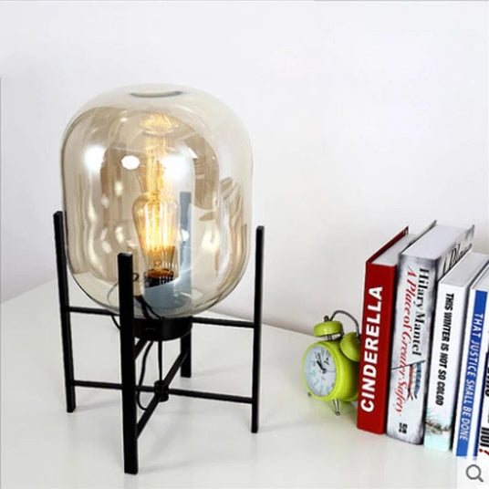 Handcrafted nordic style iron table lamp