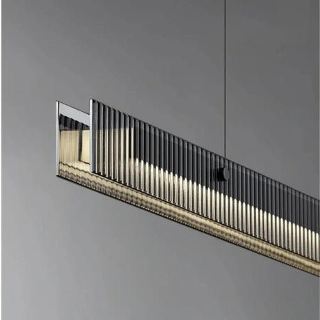 Close view of the end of the bar showing the fine ribbed diffuser