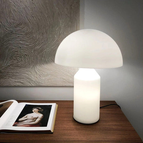 Sculptural table lamp for modern homes