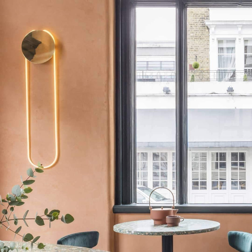 Easy installation wall sconce for living room