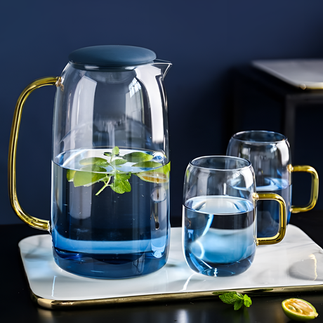 Glass pitcher set with borosilicate glass design
