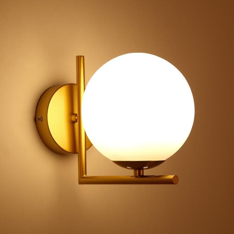 Adjustable wall light for accent lighting