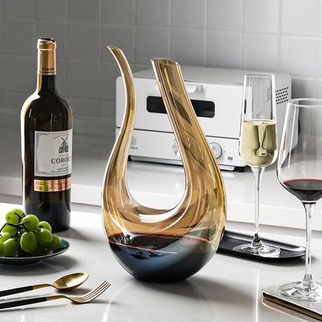 LumenAura Gold Wine Decanter – Elegant Bar Accessory