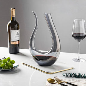 LumenAura Crystal Wine Decanter – Heat-Resistant Glass Design