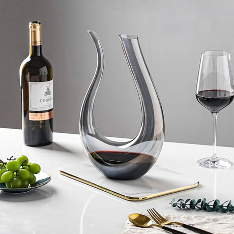 LumenAura Crystal Wine Decanter – Heat-Resistant Glass Design